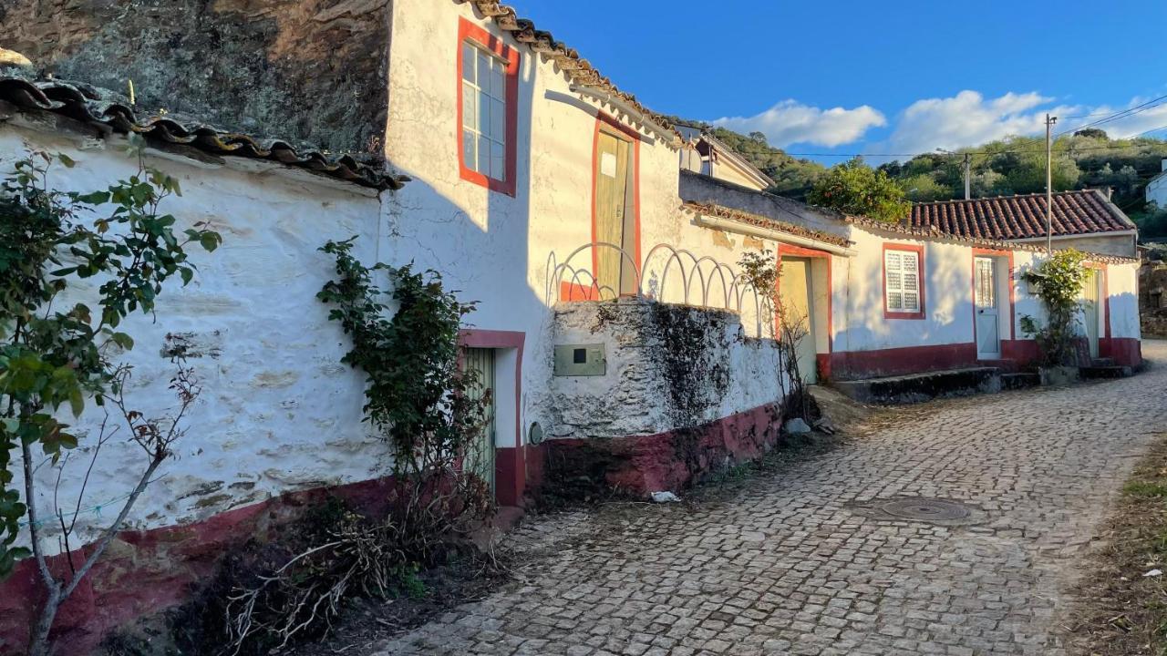 My Grandmas A Casa Das Avos Vale de Figueira Экстерьер фото